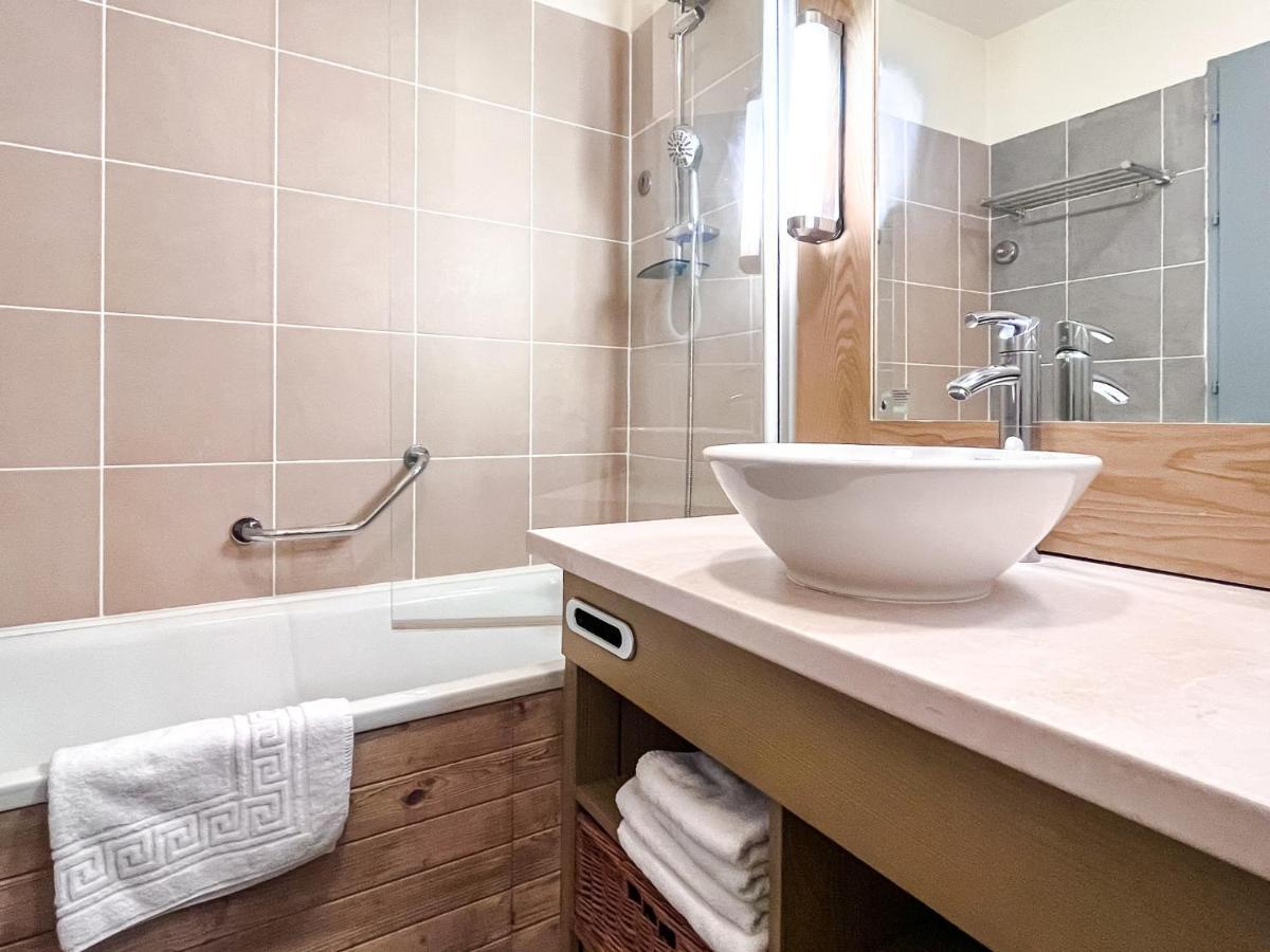South Facing 2-Bed Apartment With Fireplace, Terrasses Deos フレーヌ エクステリア 写真